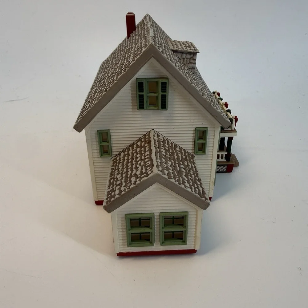 Hallmark Sarah's Maine Home 1994 Sarah Plain And Tall‎ Collection Decorative